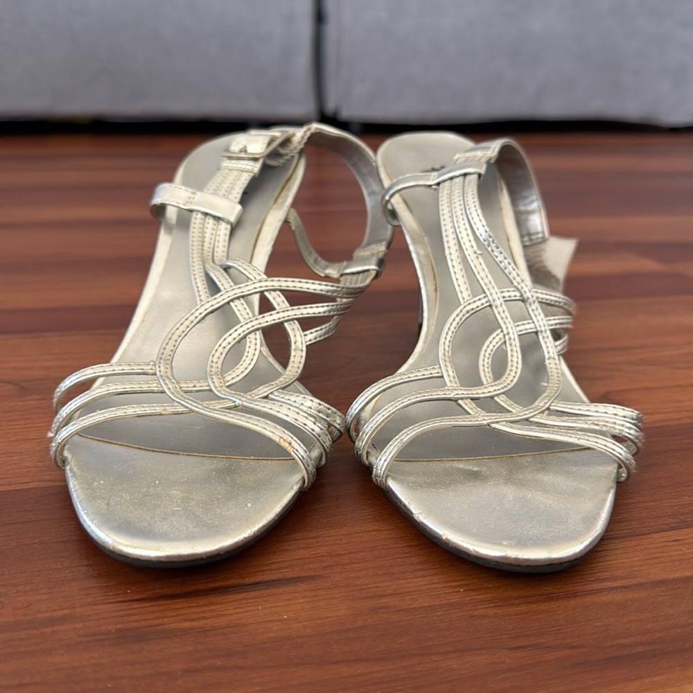 Fioni Night silver kitten heels | Size: 8